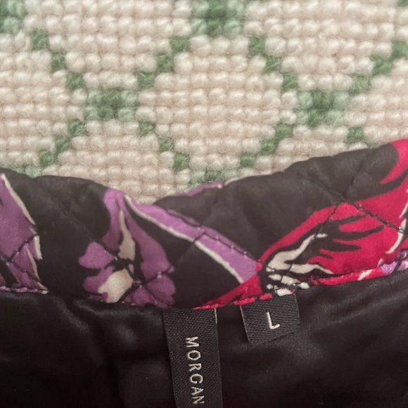 Morgan Lane quilted shorts. Large - Picture 3 of 4